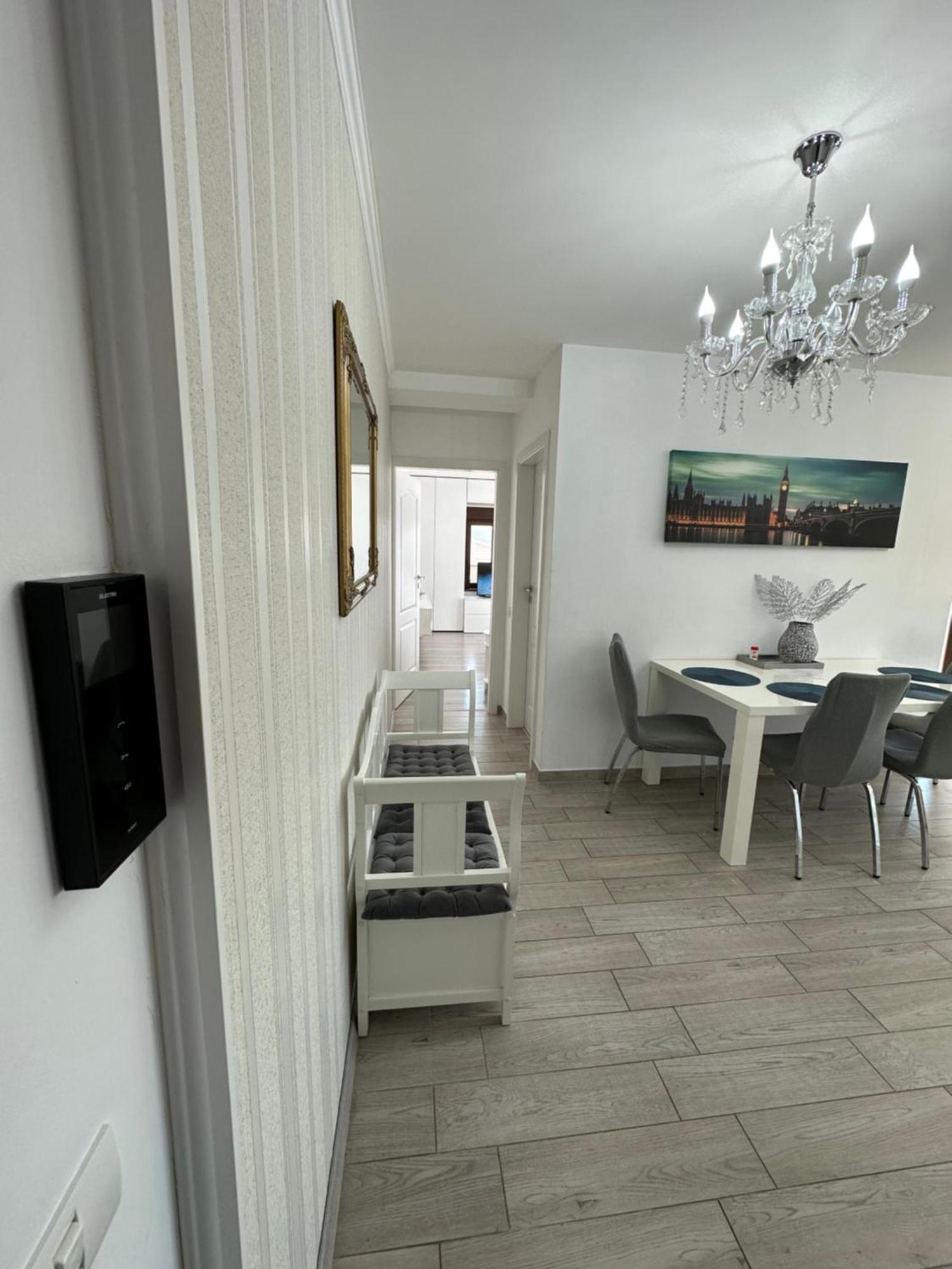 Venetia Apartament - Timisoara Apartment ภายนอก รูปภาพ